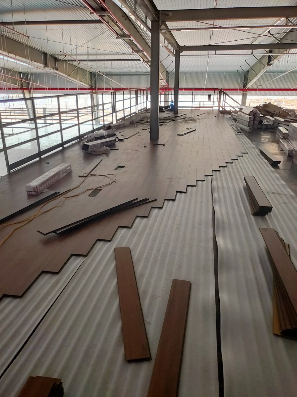 Sàn gỗ SIBU - thi công sàn gỗ tổ hợp văn phòng tại KCN Từ Sơn, Bắc Ninh